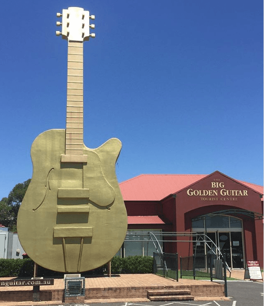 tamworth golden guitar